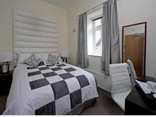 Space Boutique B&B - With Free Private Car Park لاندودنو المظهر الخارجي الصورة