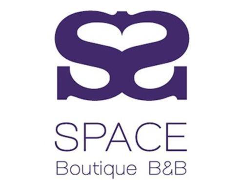 Space Boutique B&B - With Free Private Car Park لاندودنو المظهر الخارجي الصورة